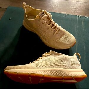 Hylo Athletics: LIGHT Running Shoes